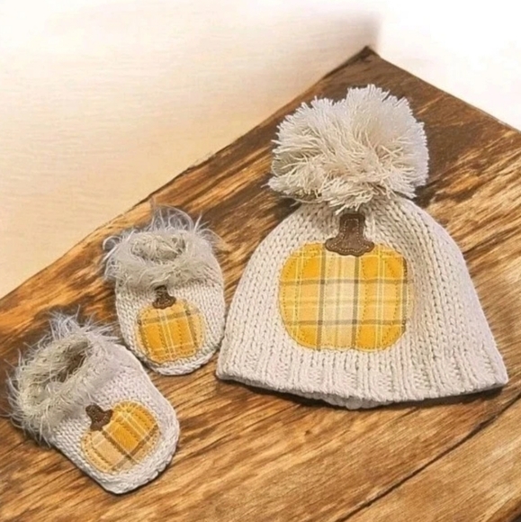 Little Me Baby Pumpkin Autumn Hat Booties 0-6 months Fall Thanksgiving Photo Op - Picture 1 of 8